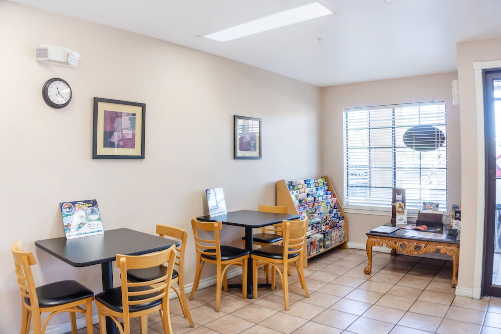Oyo Inn And Suites Medical Center San Antonio 40/47