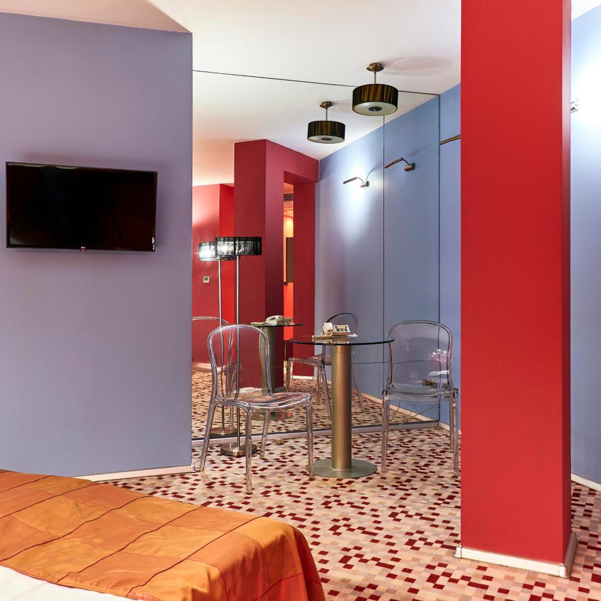 Mirena Hotel 44/50