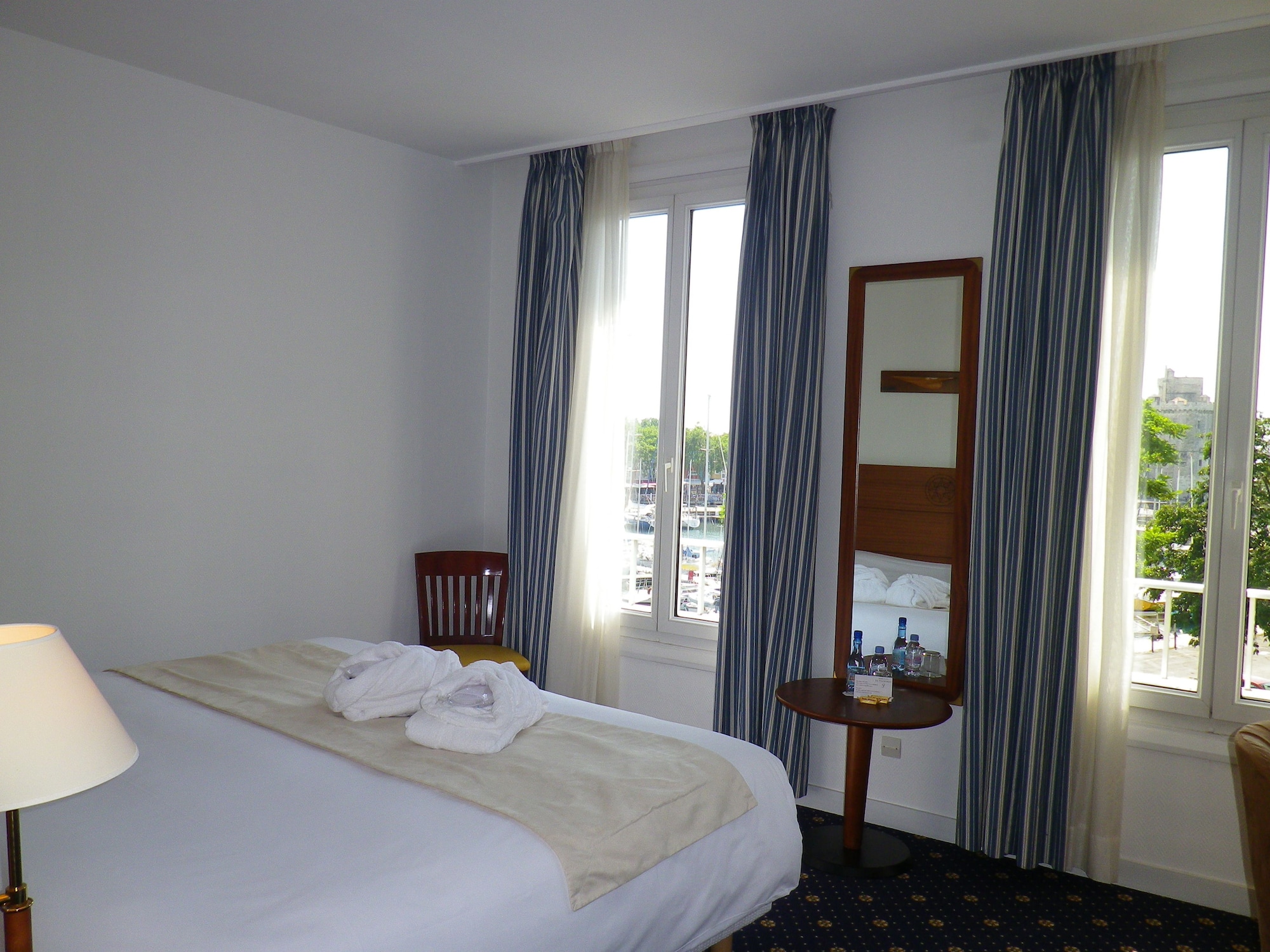 Junior Suite, Double Bed, Pool or Sea View