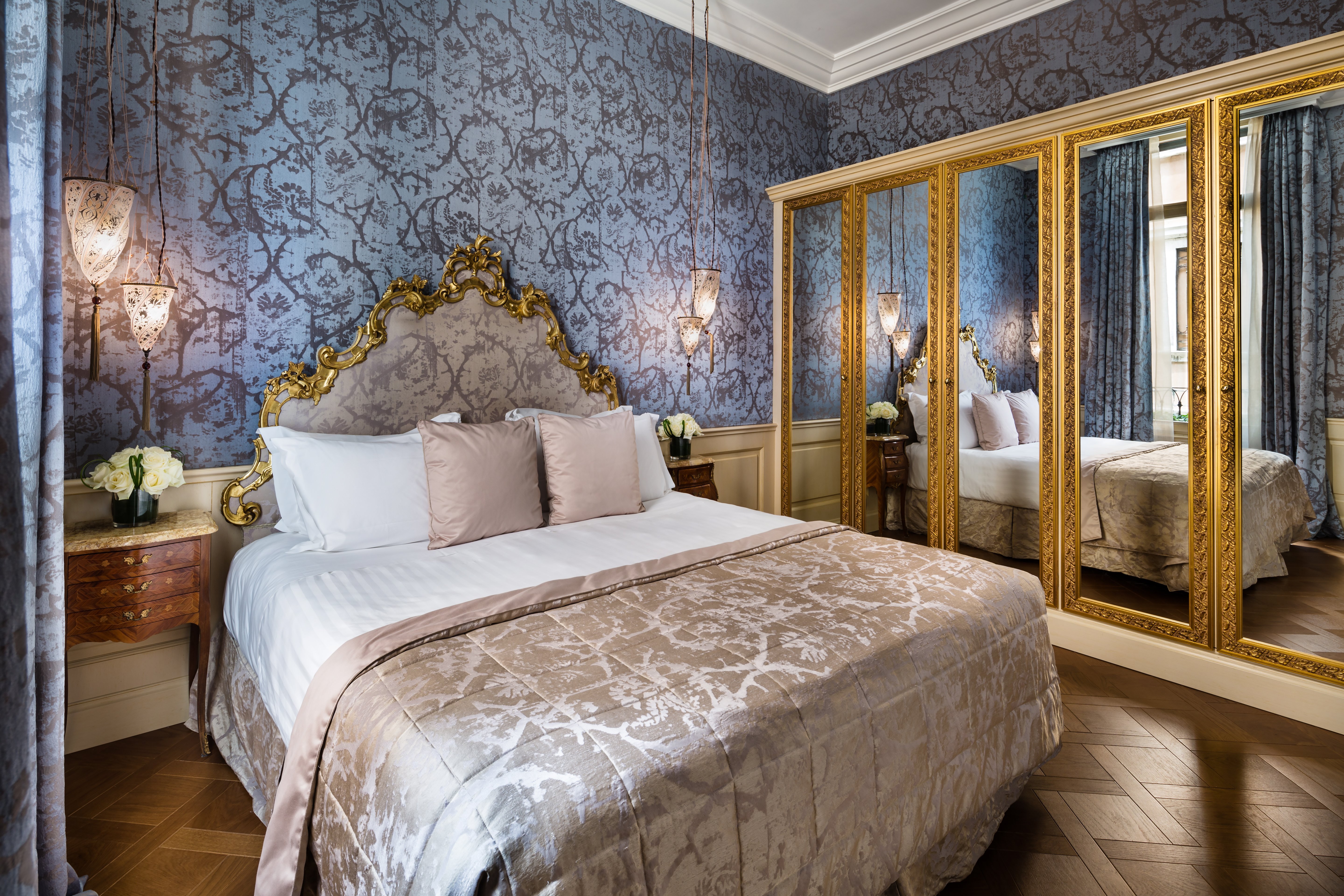 DELUXE, SUITE
