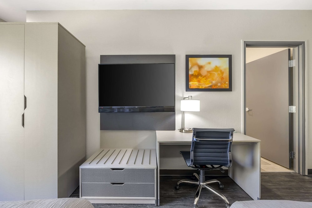 Quality Inn and Suites Joelton Nashville, TN 39/44