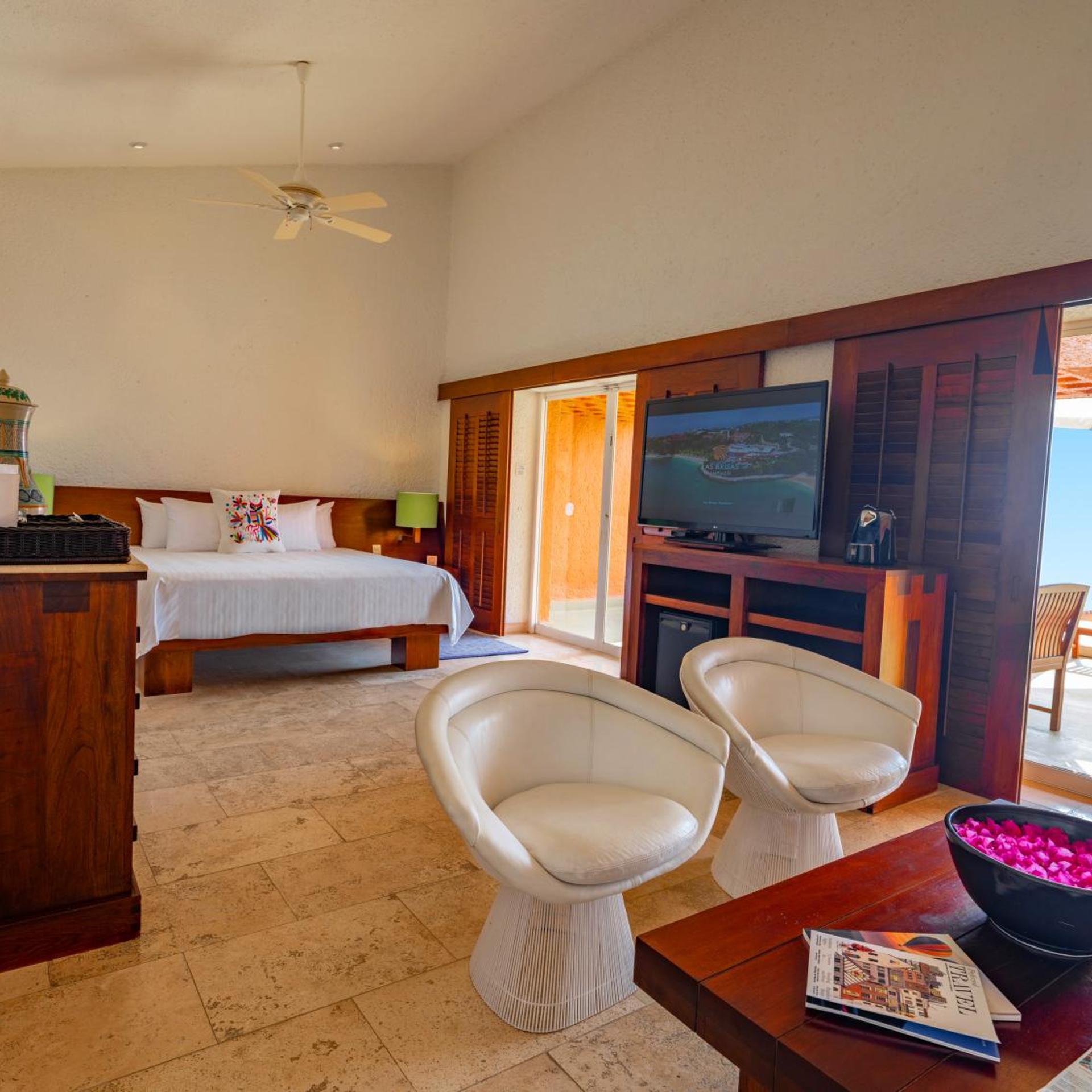 Junior Suite, King Bed, Adult Only، Las Brisas Ixtapa 2/5