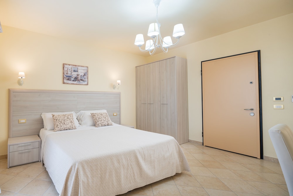 RESIDENCE REGINA ELENA 22/53