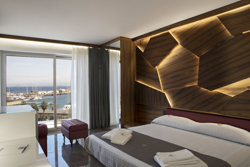 Upper Rooms 8/50
