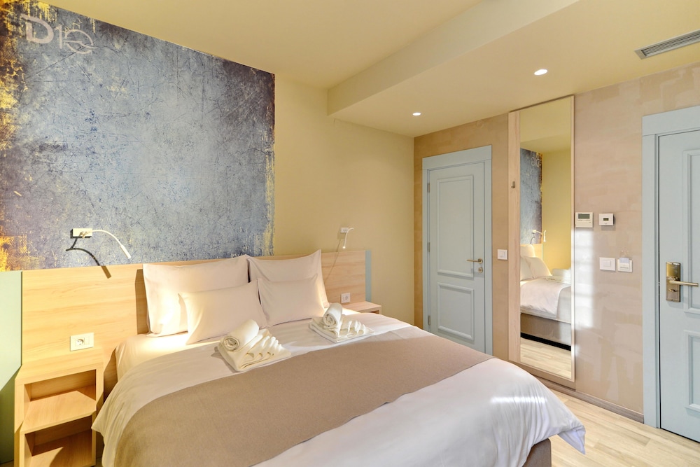 Garni Hotel D10 18/66