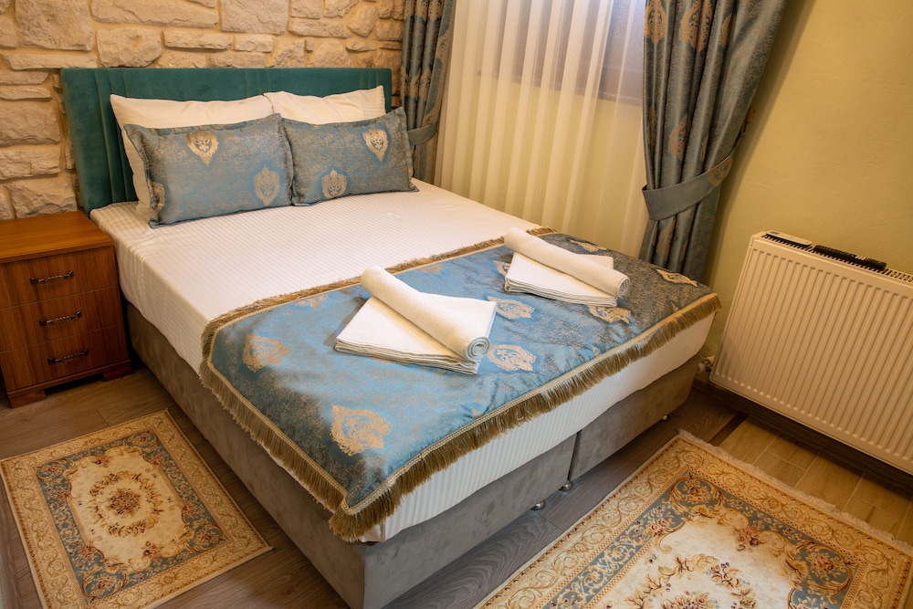 Sayina Hotel 11/50