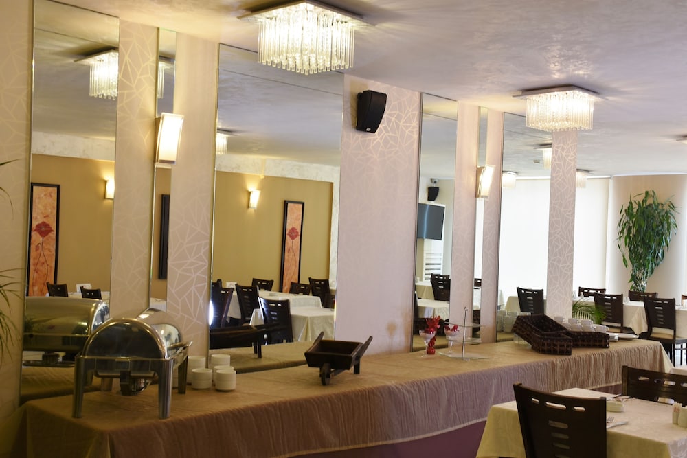 Al Murjan Palace Hotel, Jounieh 65/77