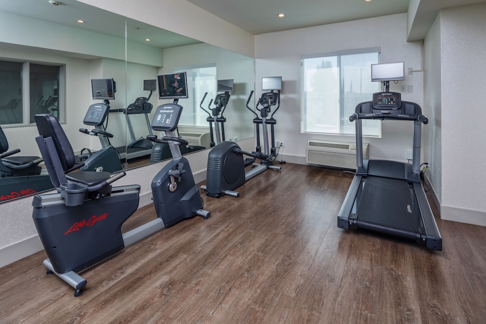 Holiday Inn Express And Suites Modesto Salida 17/31
