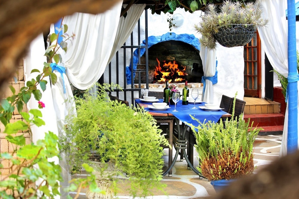 Athenian Villa 36/50