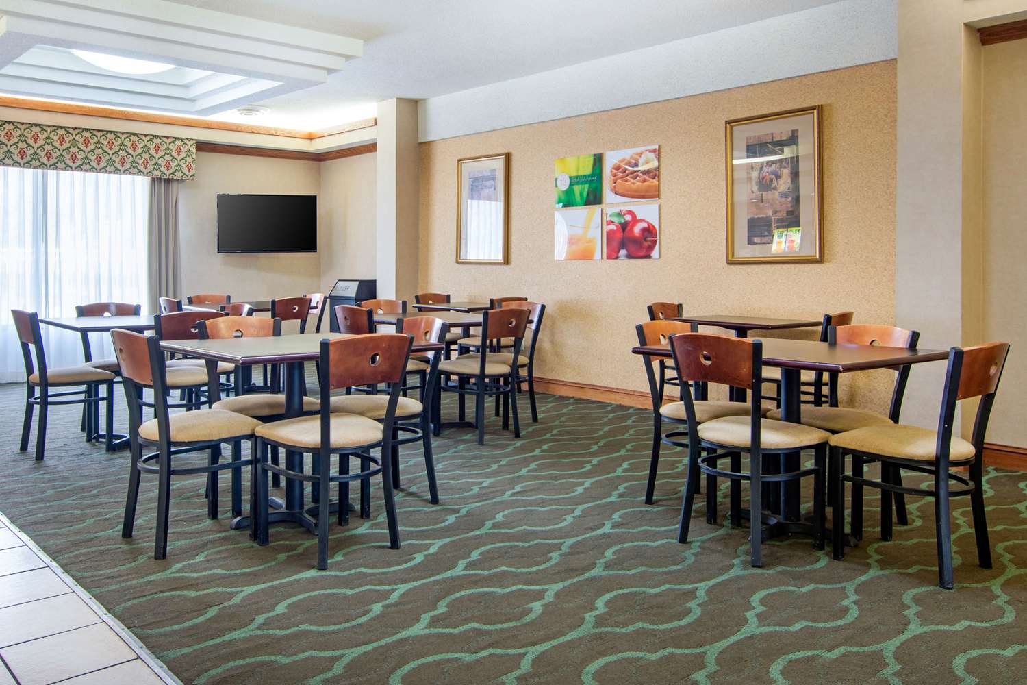 restaurant cafeteria