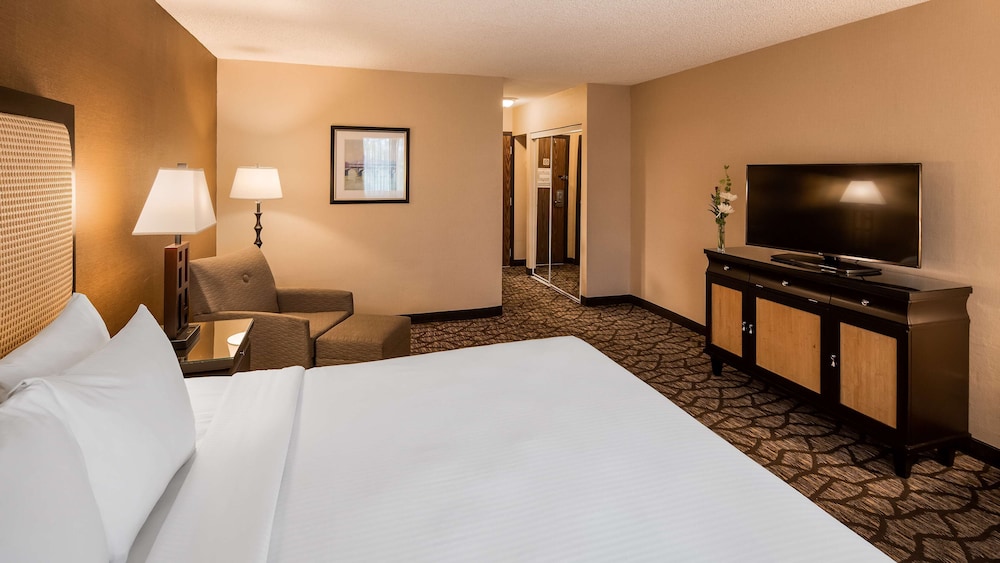 Best Western Detroit Livonia 12/42