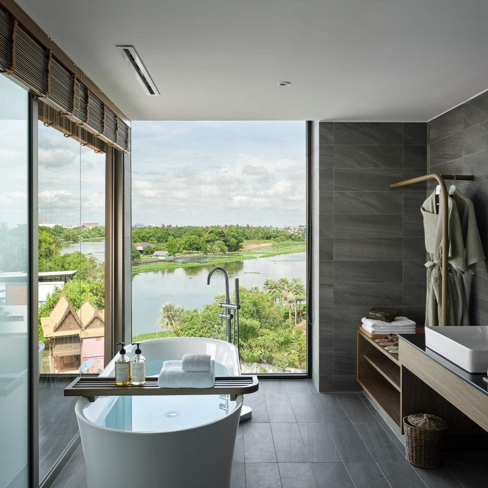 Neera Retreat Hotel 46/50