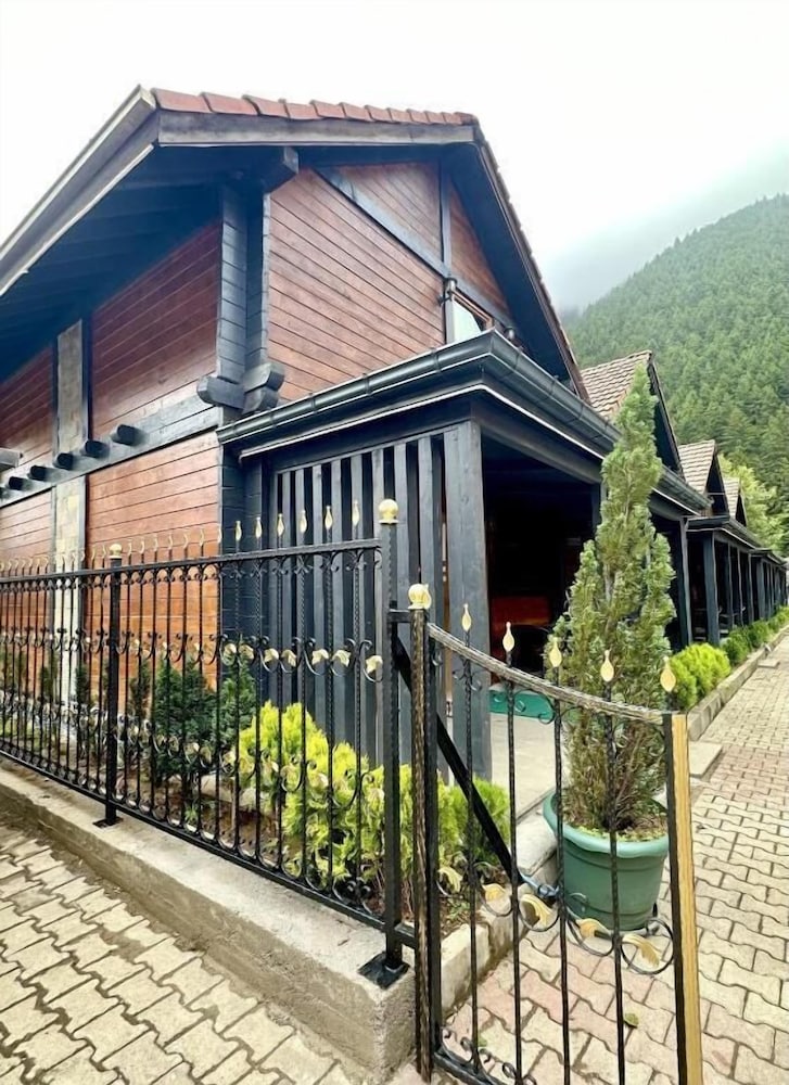 Inanlar Garden Hotel & Bungalow 49/58