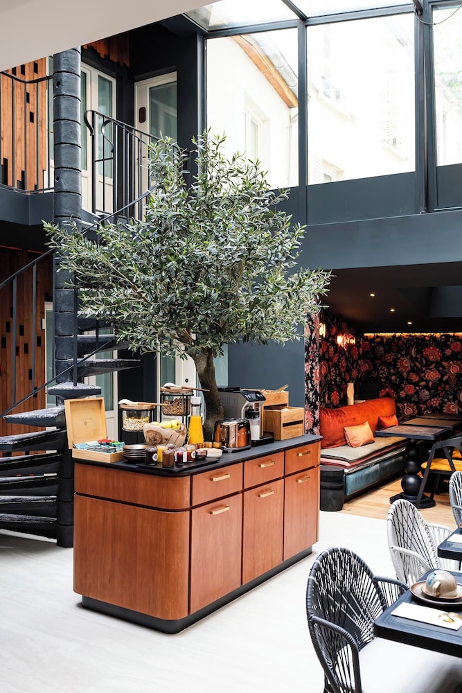 Hiro Hotel 44/52