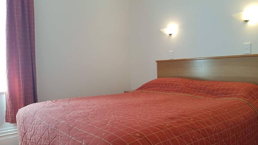 Apollo Lodge Motel 5/33