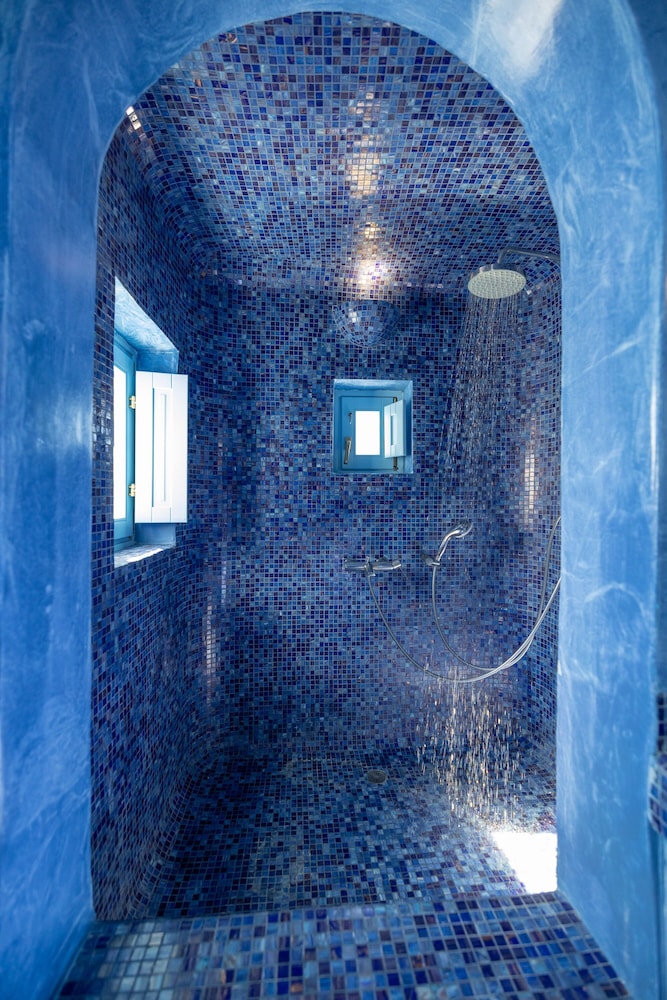 DREAMS LUXURY SUITES 6/50