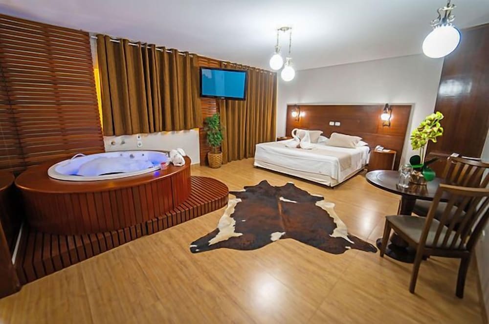 Marrua Hotel 24/49