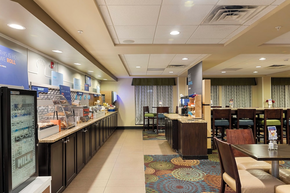 Holiday Inn Express Bloomington West 41/68