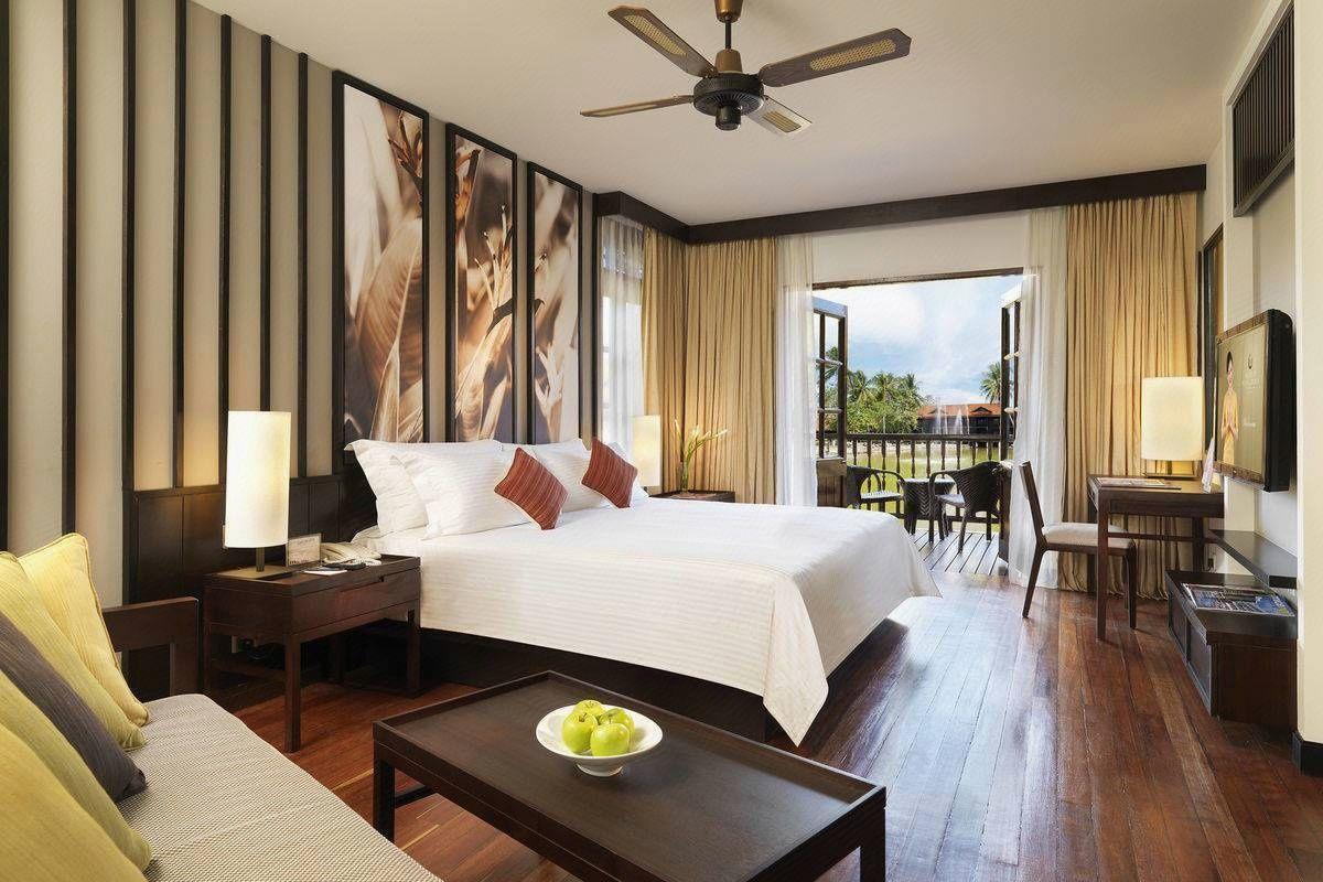 Room, Double or Twin Bed, Lake Front