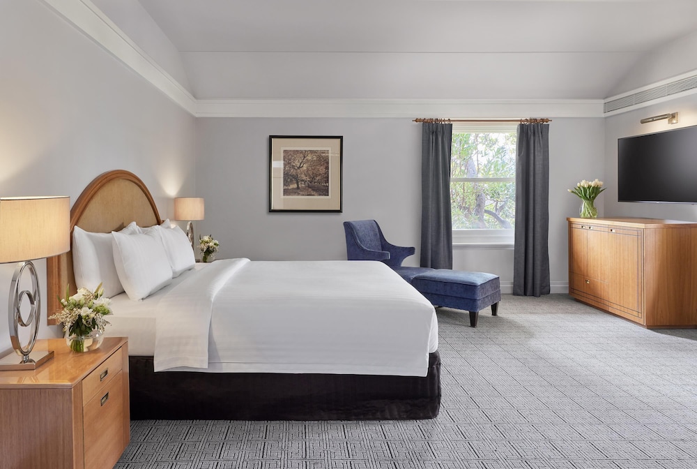 Hyatt Hotel Canberra 17/75