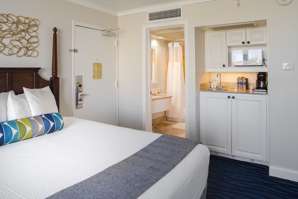 Tradewinds Island Grand Resort 12/65