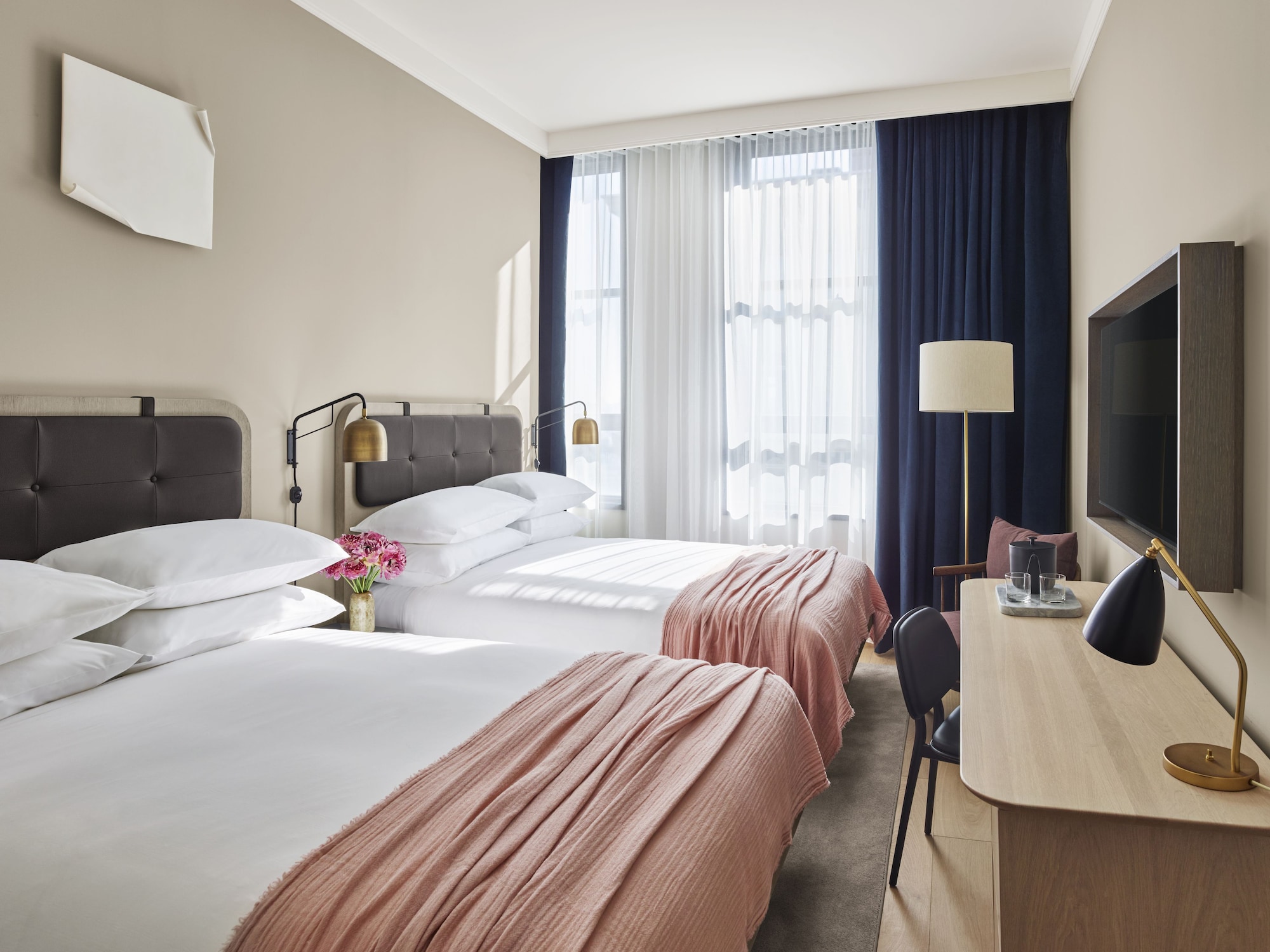 HOWARD, 2 DOUBLE BEDS