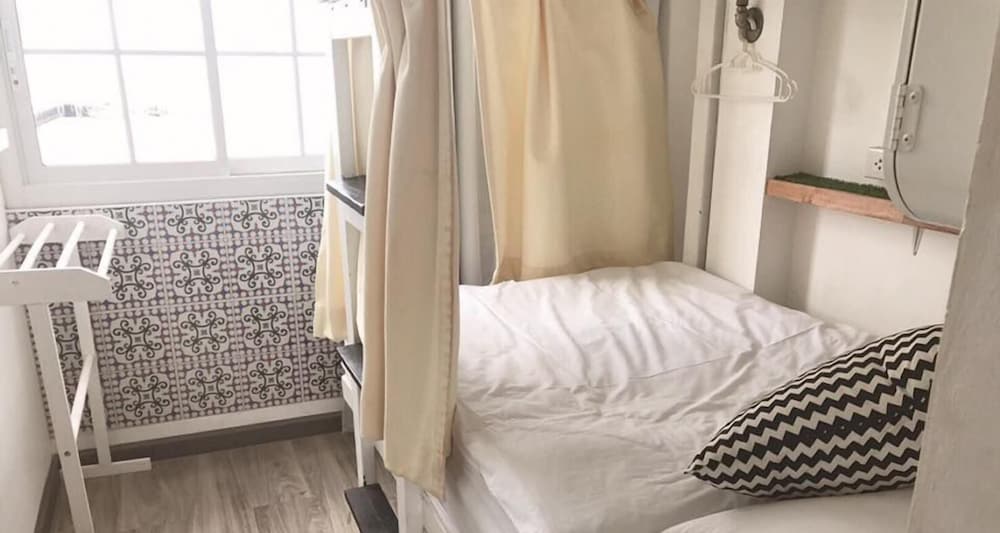 MIXED DORM