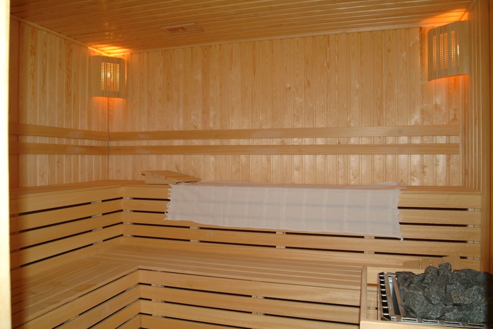 Hotel Midi 16/38