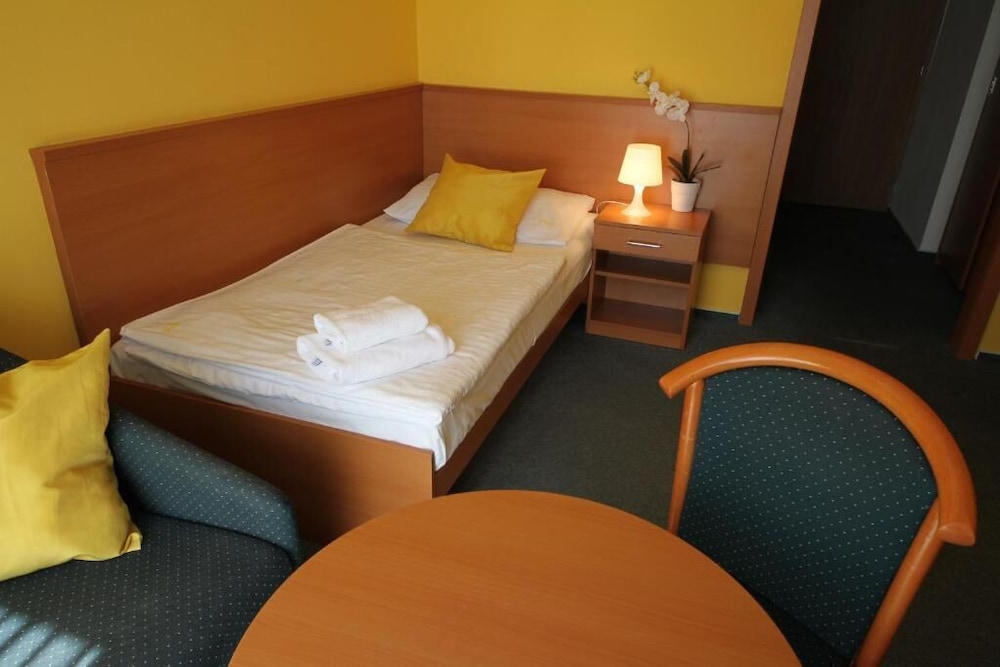 Hotel Meritum 12/42