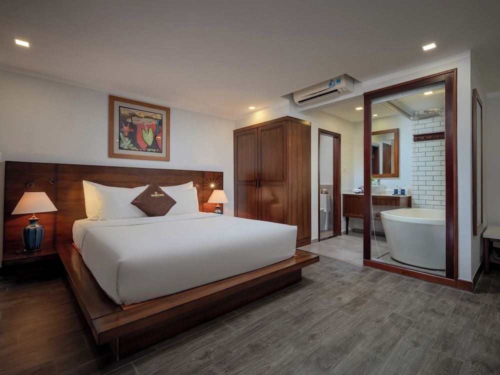 DELUXE, DOUBLE OR TWIN BED, RIVER VIEW, BALCONY