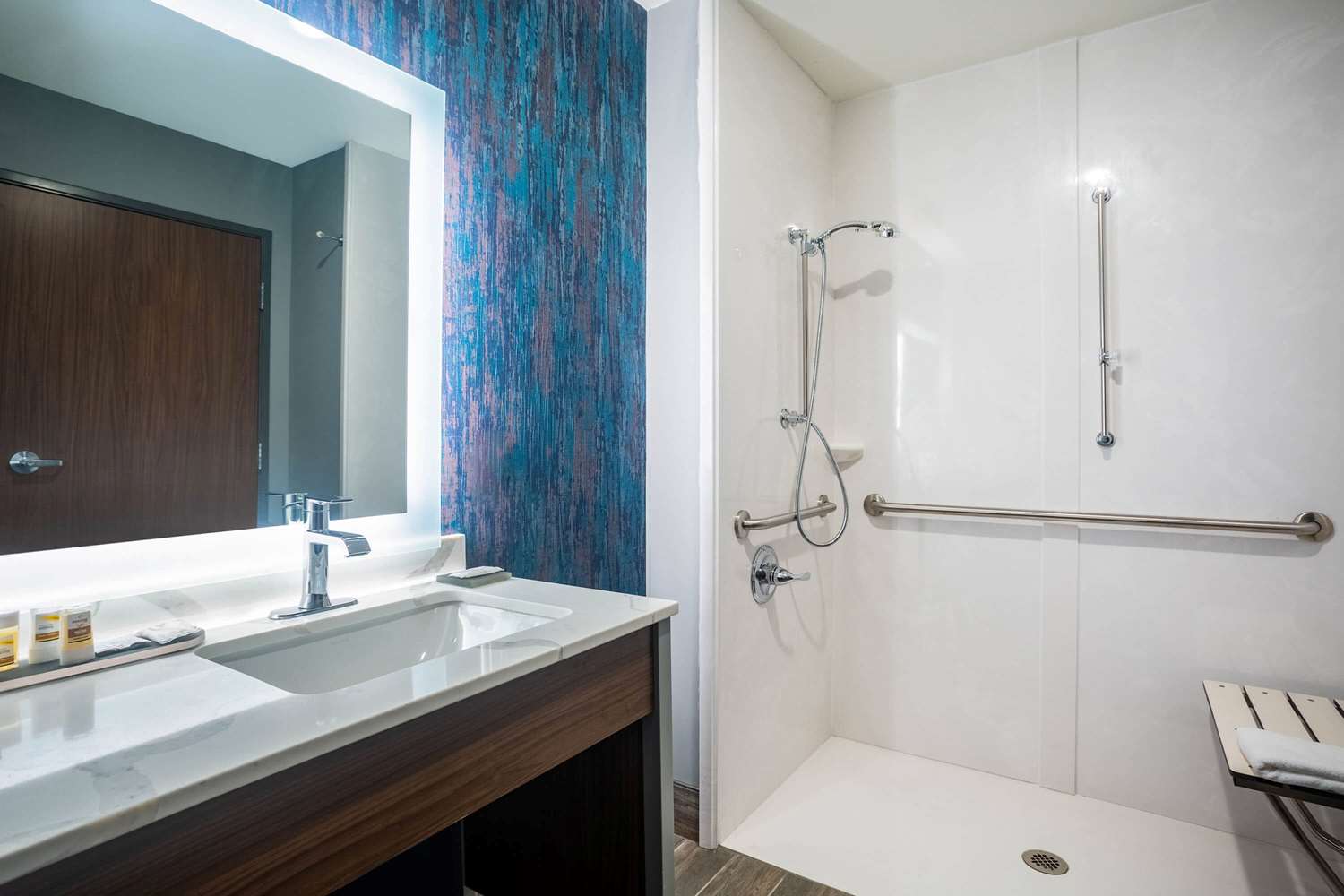 La Quinta Inn Suites By Wyndham Oxford 45/47