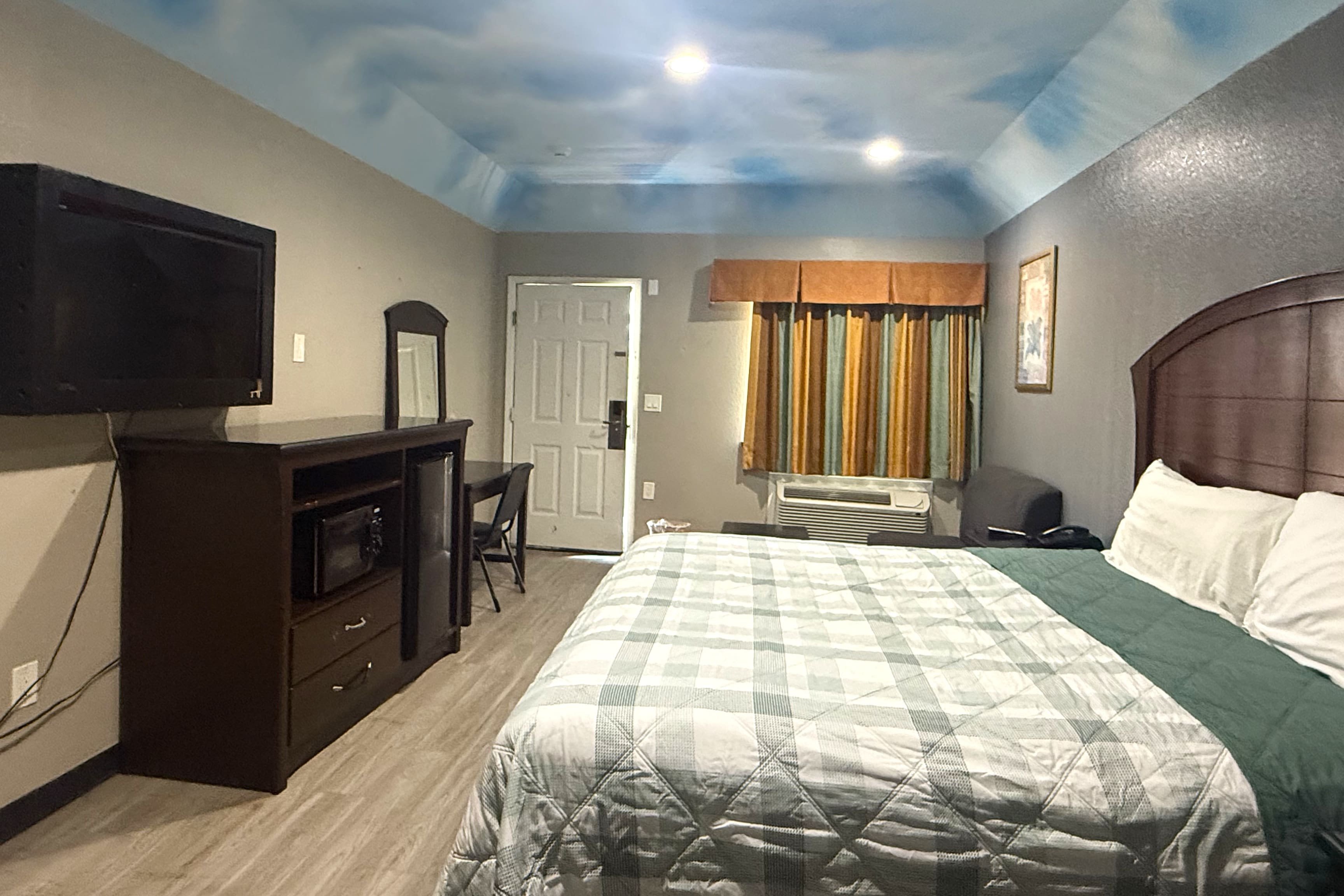 Hotel O Regency Suites Houston - IAH Beltway 8 13/37