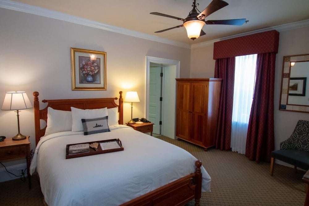 Historic Boone Tavern Hotel and Restaurant 34/69