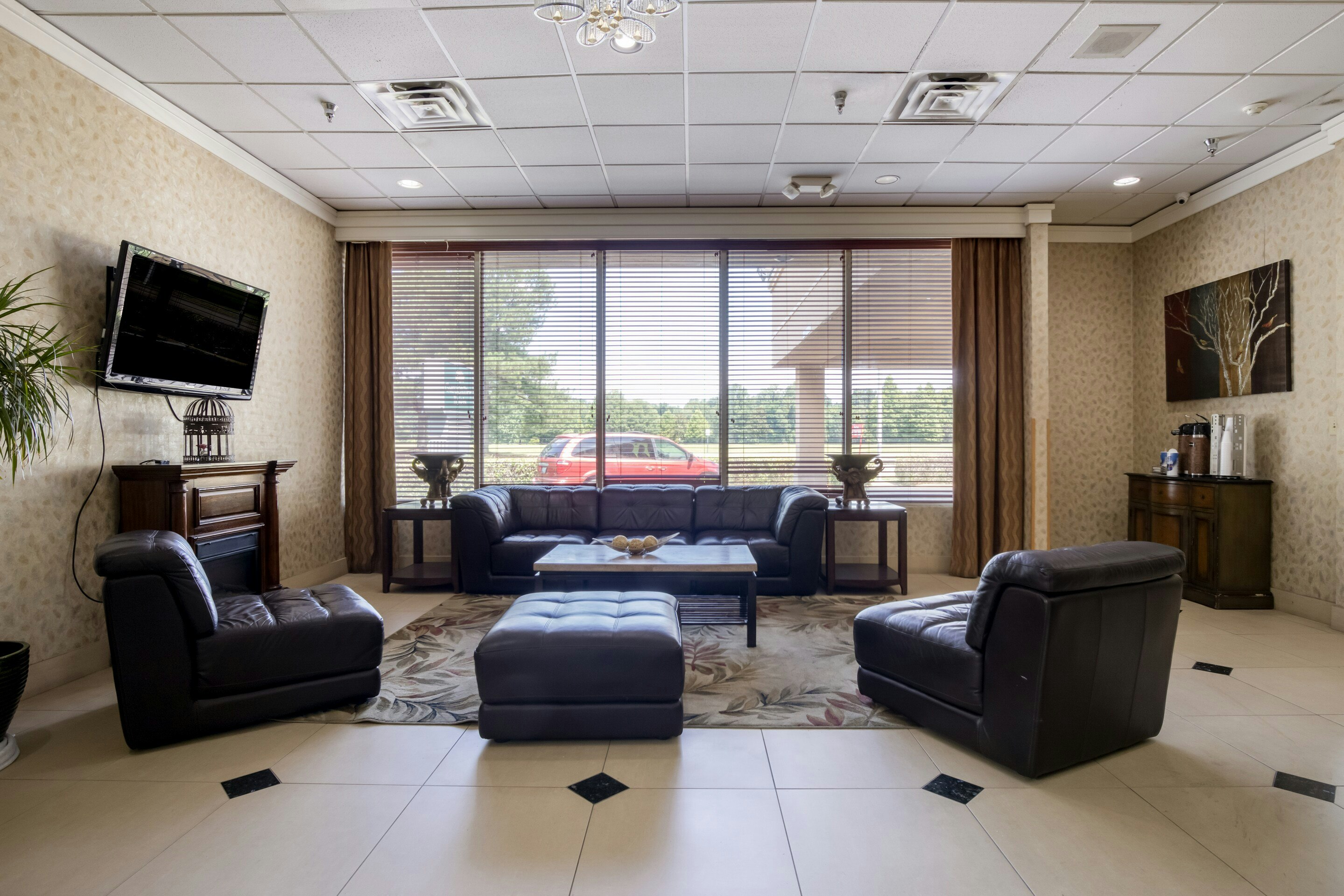 Gardentree Hotels Memphis East near I 40 26/37