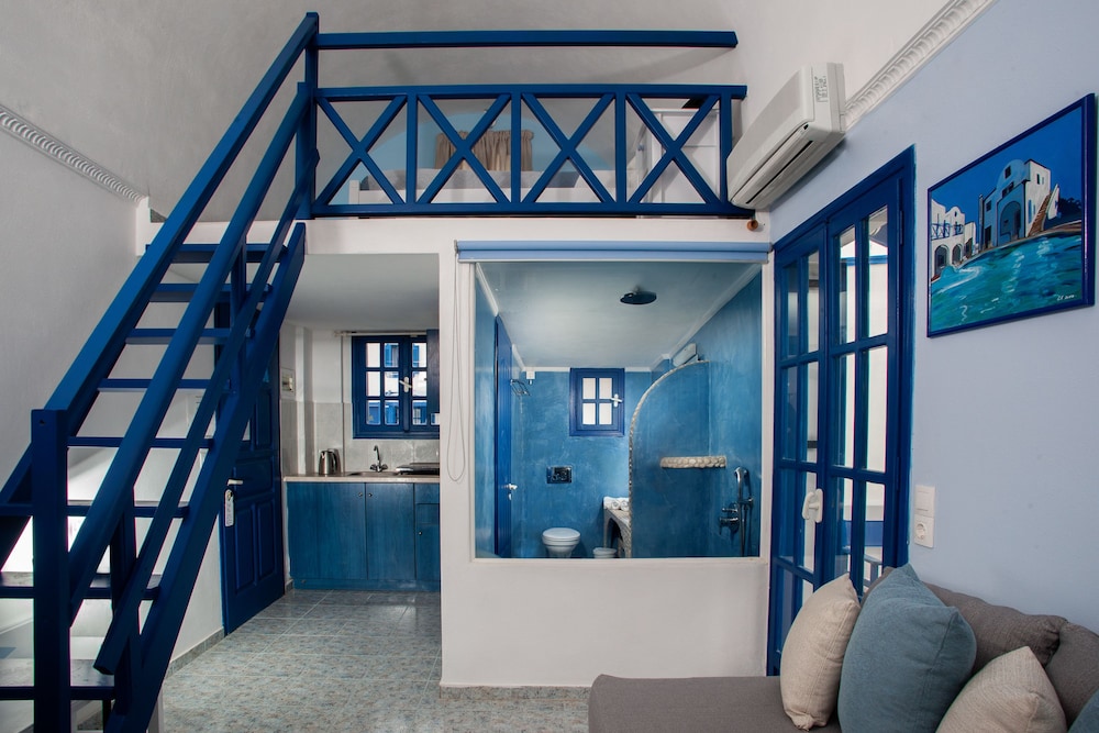 Roula Villa 4/50