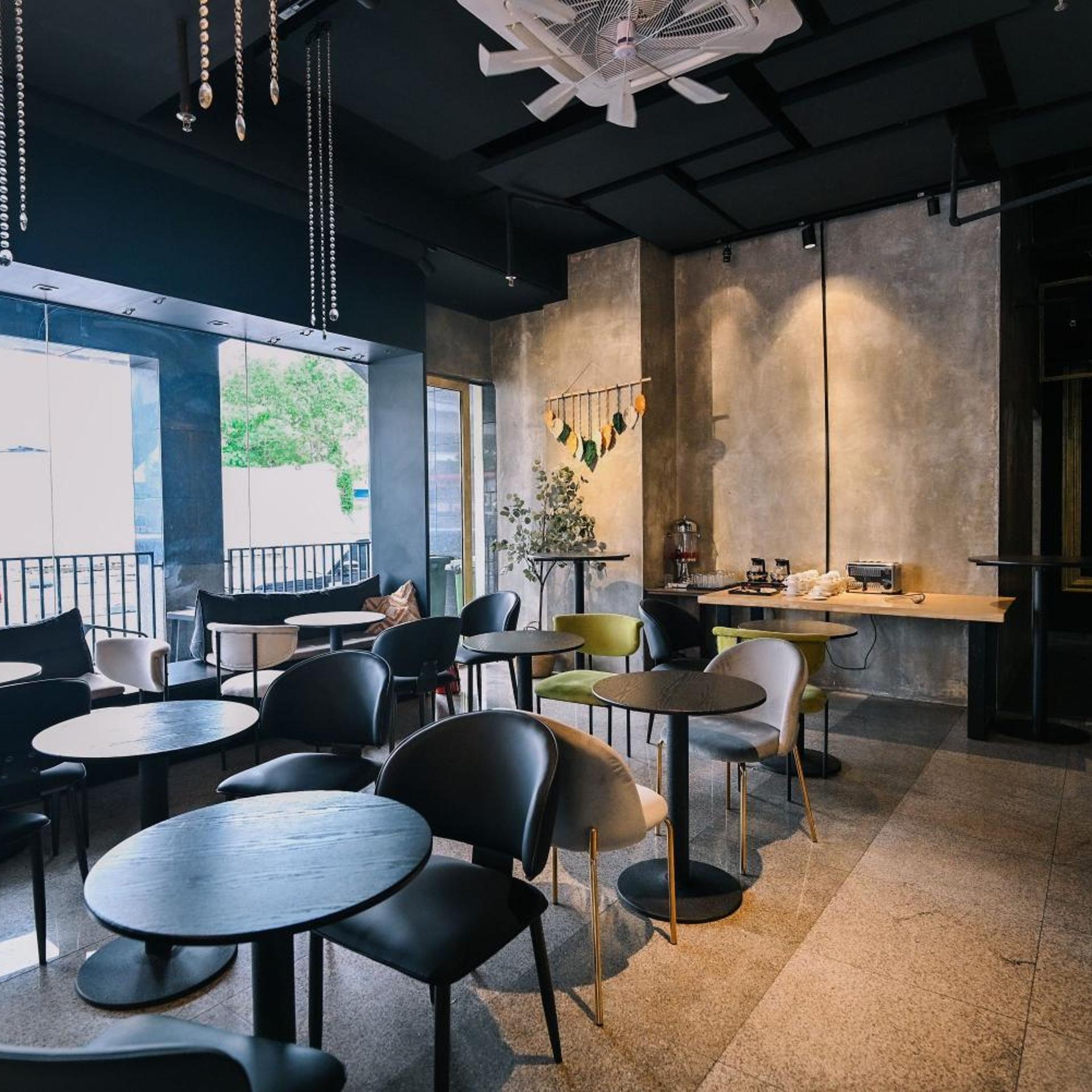 The Hulo Hotel & Gallery 46/59