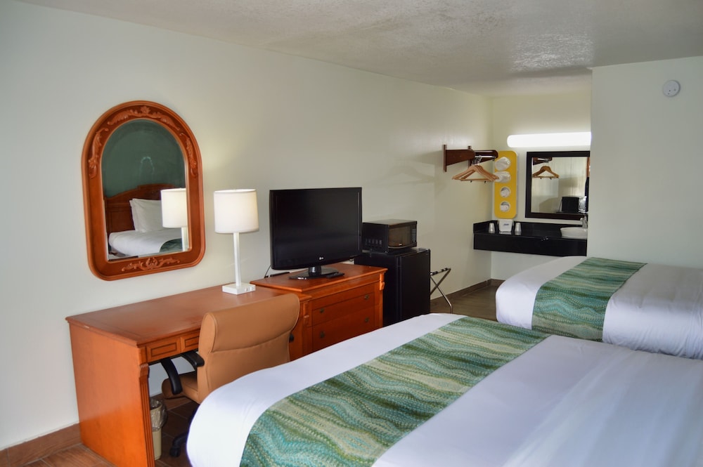 Days Inn by Wyndham Hardeeville Near Hilton Head 19/50