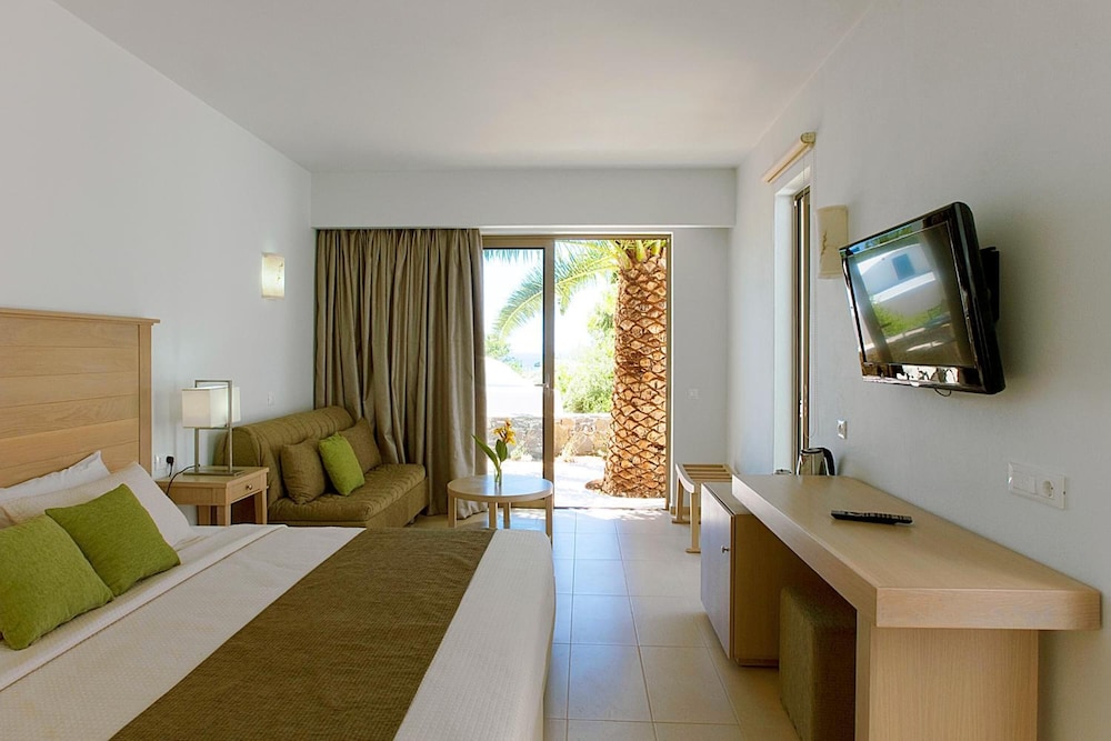 Kakkos Beach Hotel - Adults Only 10/50