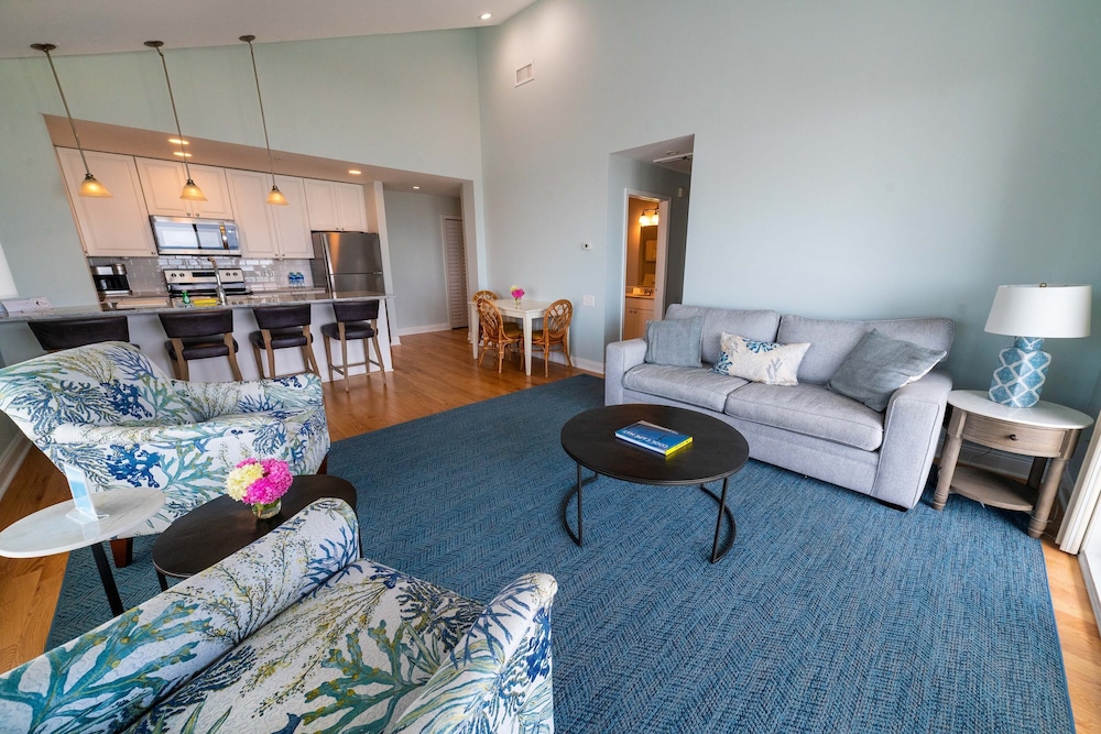 Sandpiper Beach Club 24/50