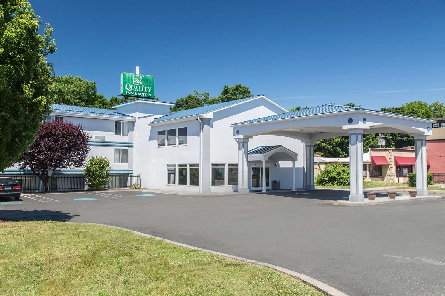 Quality Inn and Suites Danbury Near University 44/44