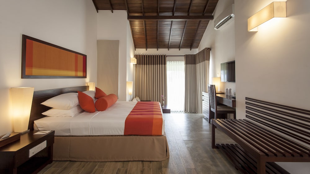 The Calm Resort and Spa 15/50