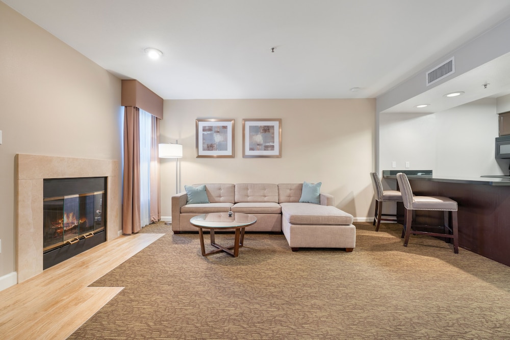 Chase Suite Hotel Brea 35/55