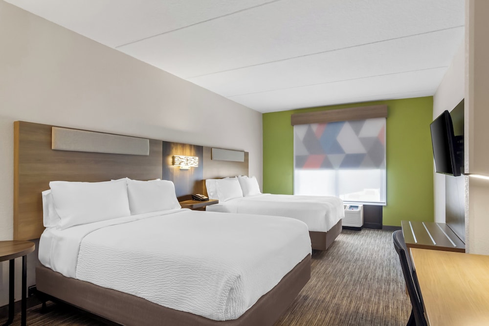 Holiday Inn Express & Suites Jacksonville SE- Med Ctr Area 21/55