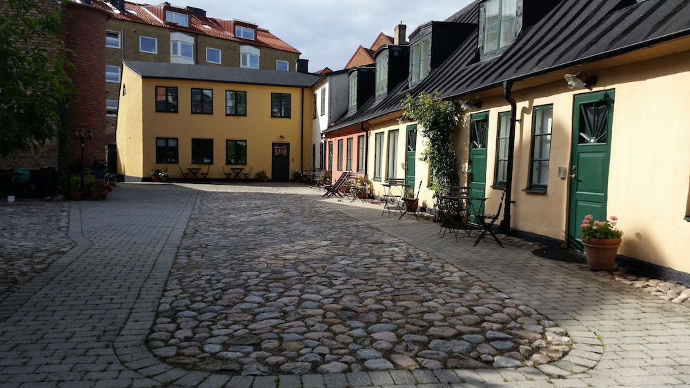 Lilla Hotellet 38/46
