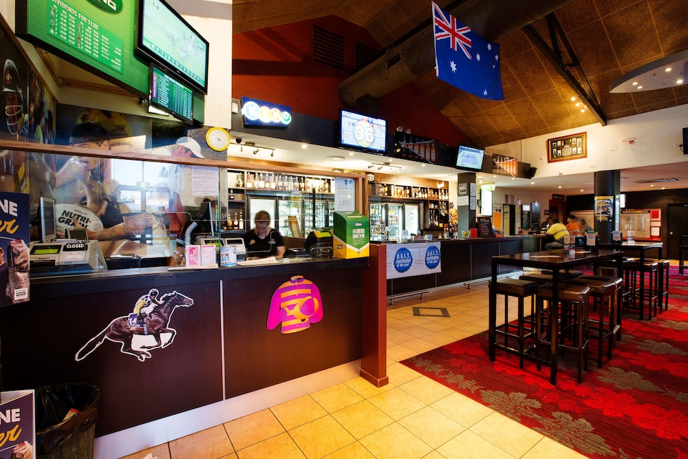 Glenmore Tavern 42/57