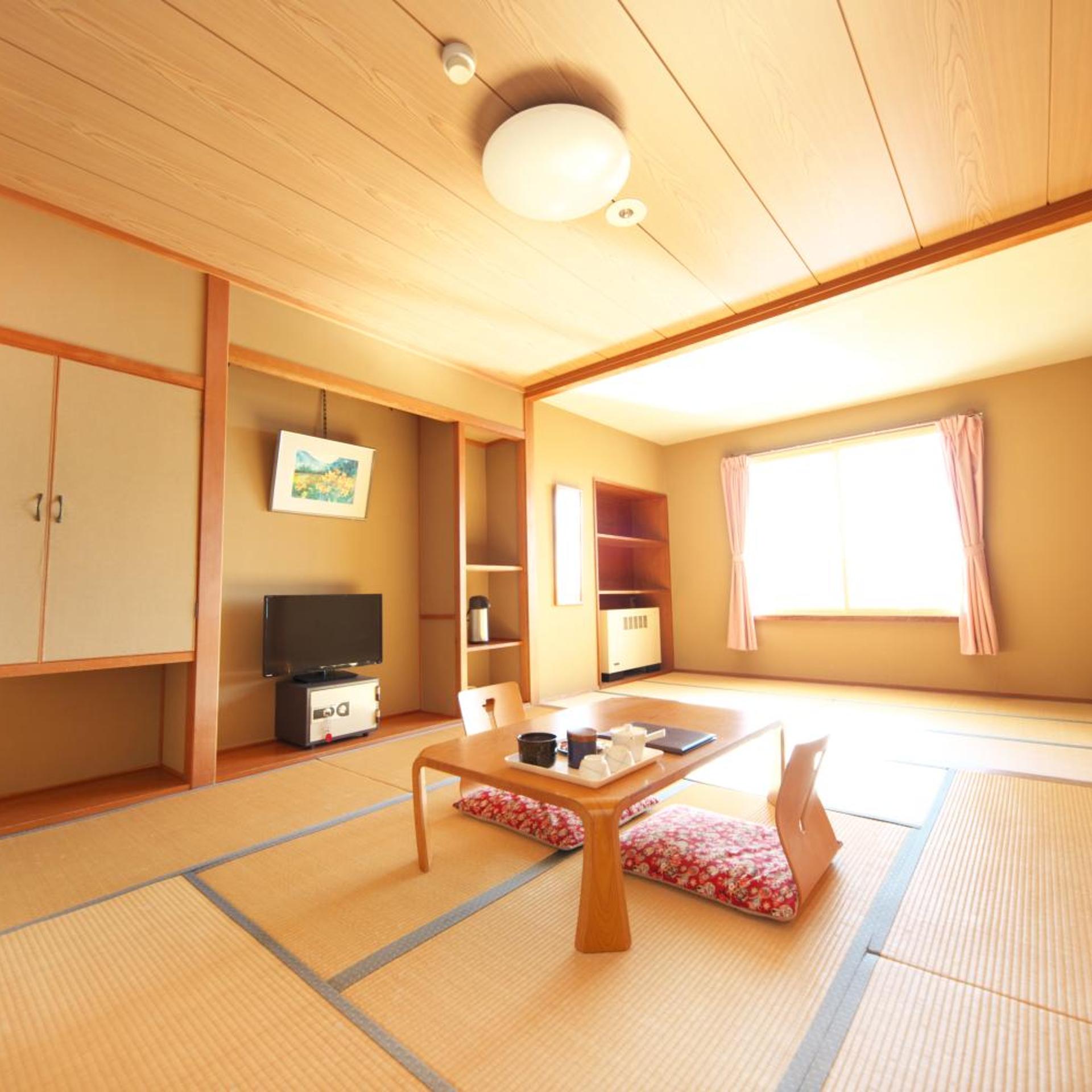 Shiga Swiss Inn 9/33