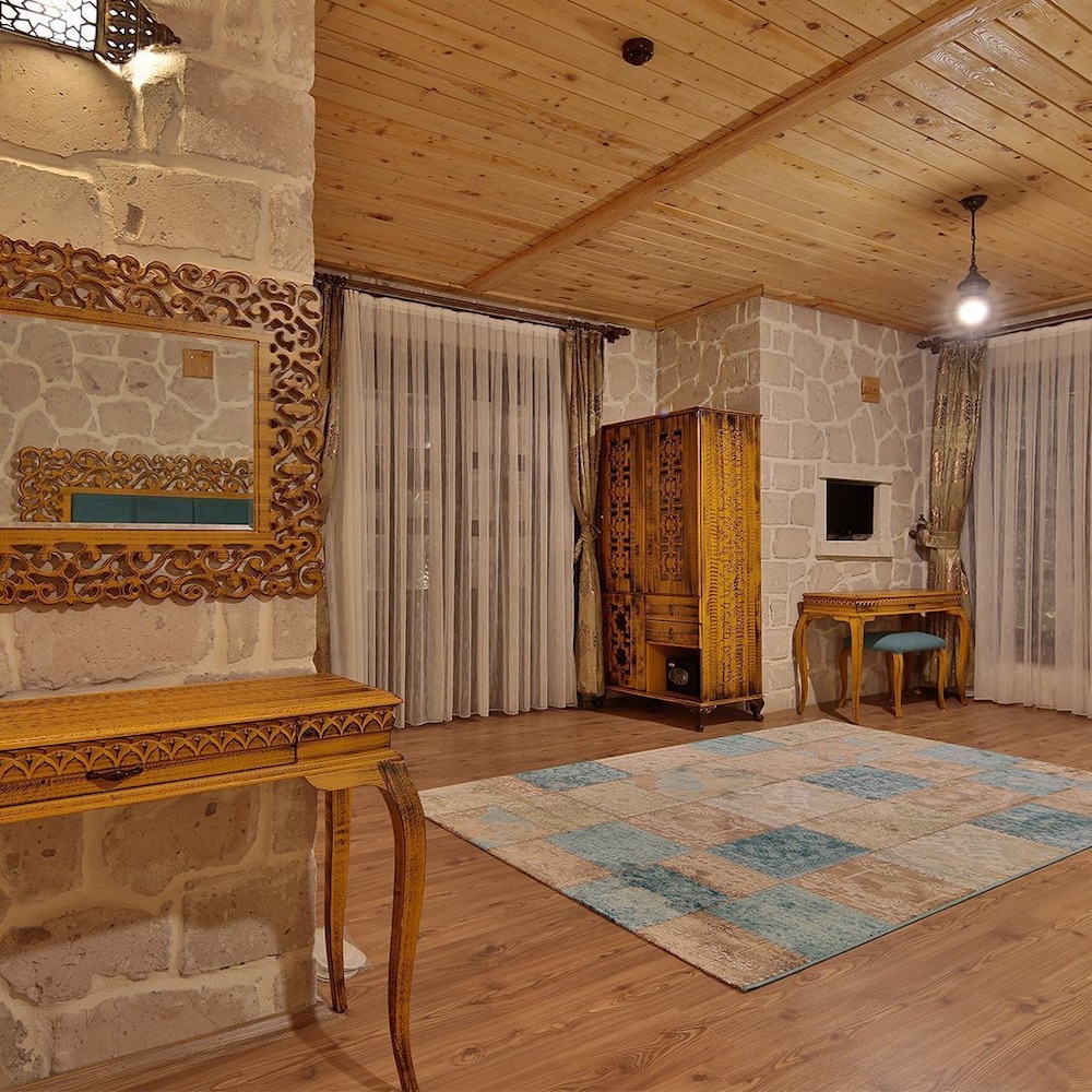 Elevres Stone House Hotel 36/67