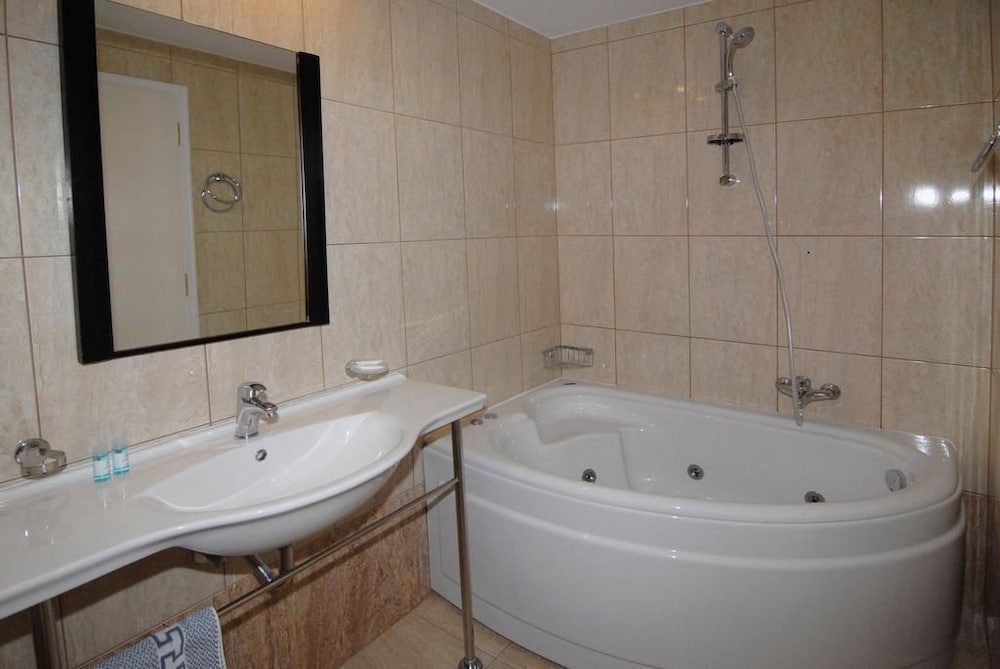 Lefkas Hotel 48/50