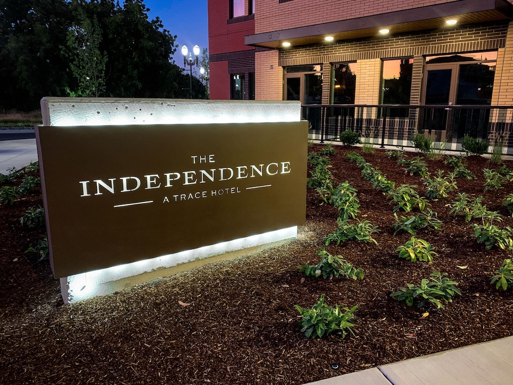 The Independence Hotel 10/55