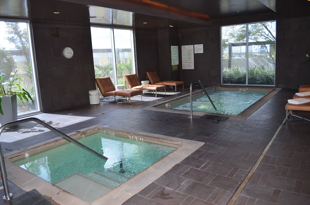 StripViewSuites at Palms Place 46/79